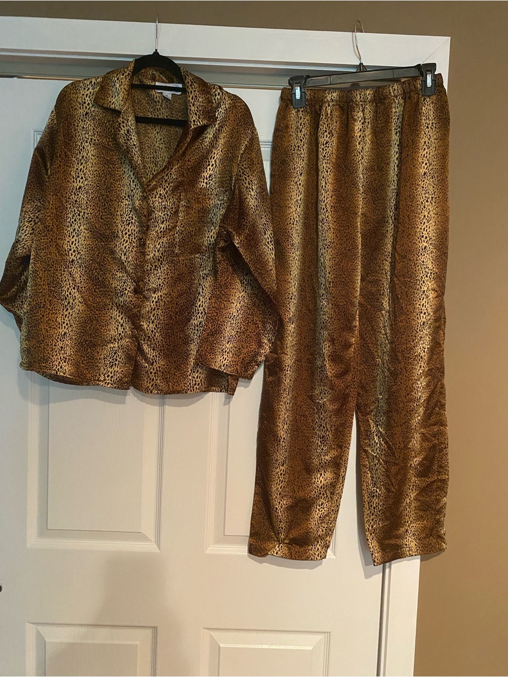 Leopard Print Satin Pajama Set - Brown/Gold